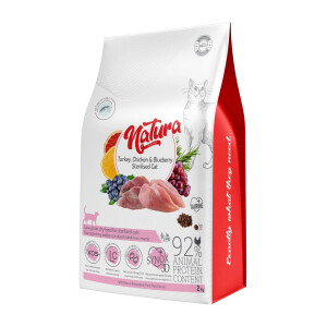 Hrană pentru Pisica Sterilizată Natura, cu pui, curcan și afine, 2 Kg